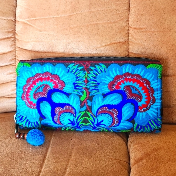 NEW Embroidered Boho Wallet Organizer Zip Around Card Holder Multicolor Flowers - Picture 5 of 9